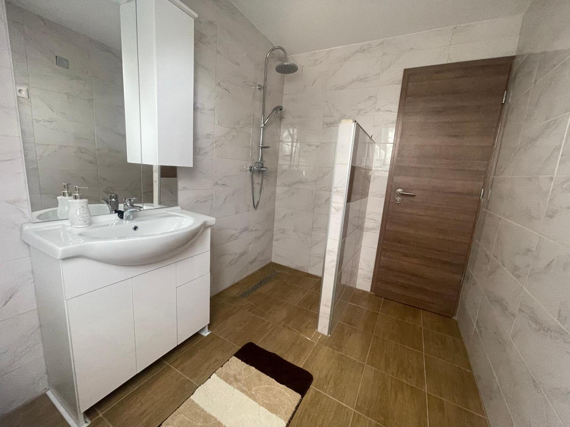 Gratisz Apartman Siofok Ngoại thất bức ảnh